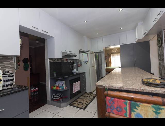 3 BEDROOM HOUSE FOR SALE IN BURLINGTON HEIGHTS